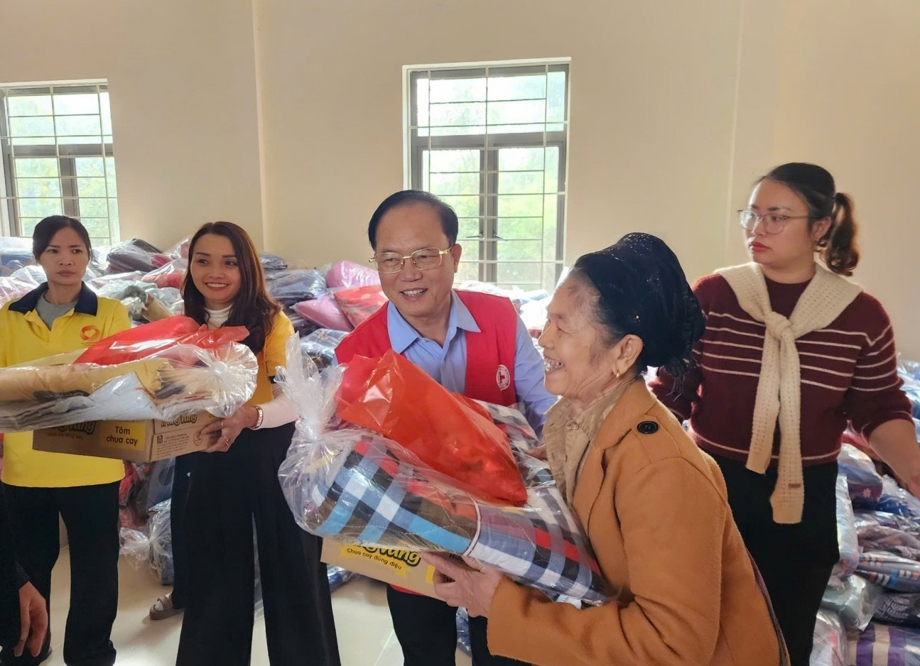 Trợ giúp hơn 268.000 lượt người gặp khó khăn tại Hà Nội